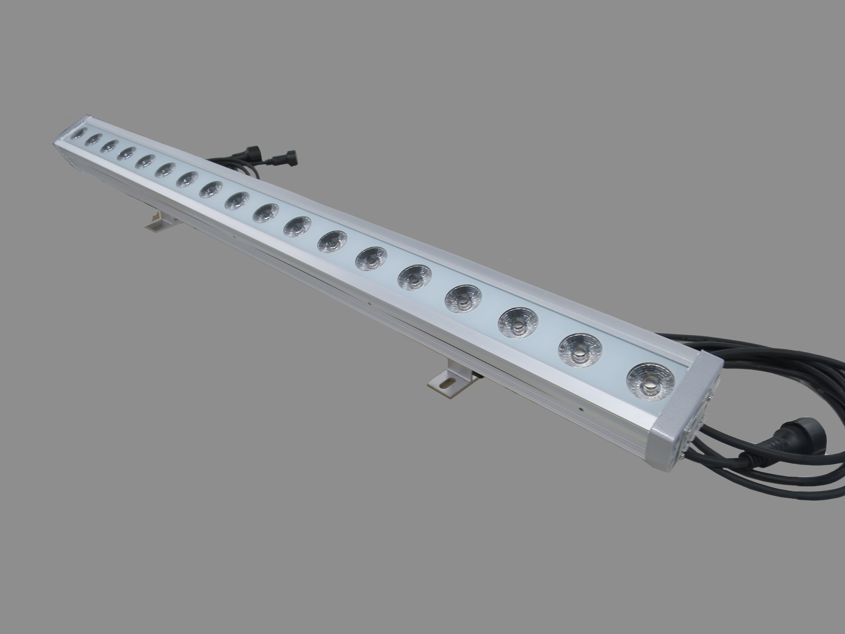 LED投光器 バー型18球タイプ RGBW
